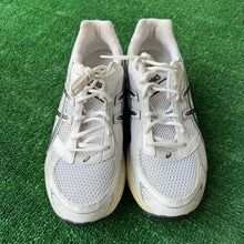 Load image into Gallery viewer, ASICS White Midnight Navy Gel-1130s Size 12
