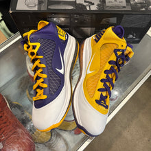 Load image into Gallery viewer, Nike LeBron Media Day 7s Size 10

