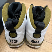 Load image into Gallery viewer, Jordan Statue 9s Size 12
