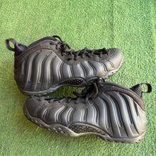 Load image into Gallery viewer, Yeezy Anthracite Foamposites Size 10
