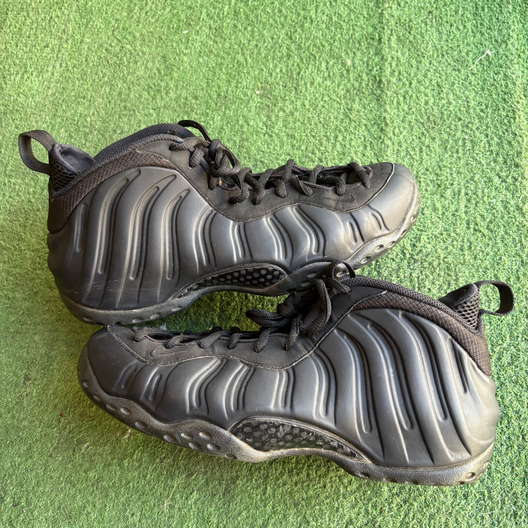 Yeezy Anthracite Foamposites Size 10