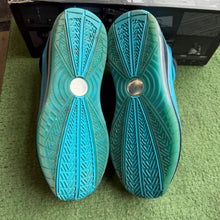 Load image into Gallery viewer, Nike LeBron All Star 7s Size 10
