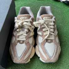 Load image into Gallery viewer, New Balance Driftwood Stone 9060s Size 8

