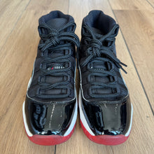 Load image into Gallery viewer, Jordan Bred 11s Size 6Y
