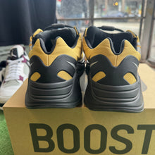 Load image into Gallery viewer, Yeezy Honey Flux MNVN 700s Size 11
