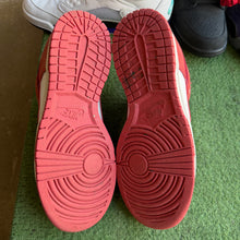 Load image into Gallery viewer, Nike Valentines Day Low Dunks Size 9.5W/8M
