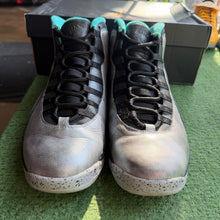 Load image into Gallery viewer, Jordan Lady Liberty 10s Size 10.5
