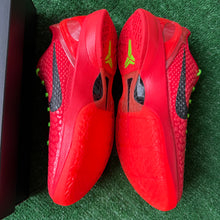 Load image into Gallery viewer, Nike Kobe Reverse Grinch Protro 6s Size 11
