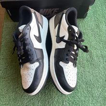 Load image into Gallery viewer, Jordan Mocha Low 1s Size 9
