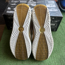 Load image into Gallery viewer, Nike LeBron China 7s Size 10.5
