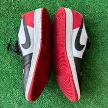 Load image into Gallery viewer, Jordan Black Toe 1 Lows Size 10
