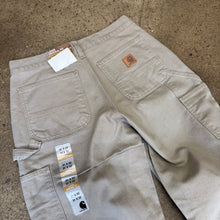 Load image into Gallery viewer, Carhartt Pants Size 31 x 32
