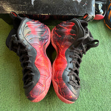 Load image into Gallery viewer, Nike Stranger Things Foamposites Size 12

