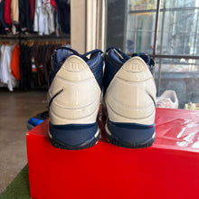 Load image into Gallery viewer, Nike LeBron Midnight Navy 3s Size 9
