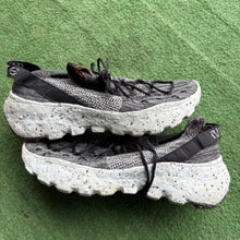 Load image into Gallery viewer, Nike Space Hippie 04s Size 10

