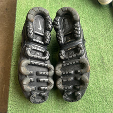 Load image into Gallery viewer, Nike Triple Black Vapormax Plus Size 12
