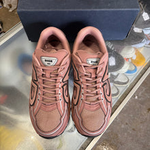Load image into Gallery viewer, Dior B30s Size 41
