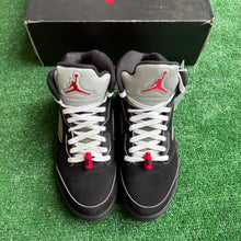 Load image into Gallery viewer, Jordan Reimagined Metallic 5s Size 9

