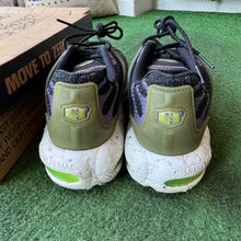 Load image into Gallery viewer, Nike Air Max Terrascapes Plus Size 9
