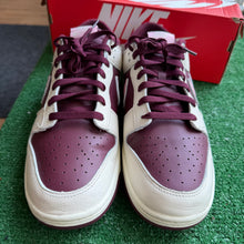 Load image into Gallery viewer, Nike Valentines Day Low Dunks Size 12
