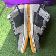 Load image into Gallery viewer, GG Flash Treks Size 39UK

