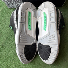 Load image into Gallery viewer, Jordan Green Glow 3s Size 9
