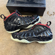 Load image into Gallery viewer, Nike Yeezy Foamposite Pros Size 10
