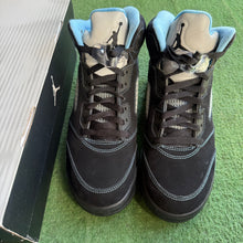 Load image into Gallery viewer, Jordan University Blue 5s Size 8.5
