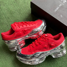 Load image into Gallery viewer, RAF Simon Osweegos Size 9
