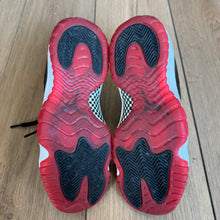Load image into Gallery viewer, Jordan Bred 11s Size 6Y
