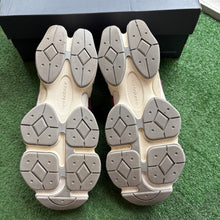 Load image into Gallery viewer, New Balance 9060s Size 10.5
