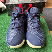 Load image into Gallery viewer, Nike LeBron 14s Size 8
