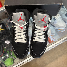 Load image into Gallery viewer, Jordan Reimagined Metallic 5s Size 8
