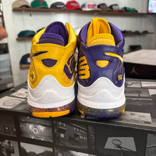 Load image into Gallery viewer, Nike LeBron Media Day 7s Size 10
