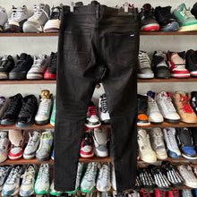 Load image into Gallery viewer, Amiri Denim Size 33
