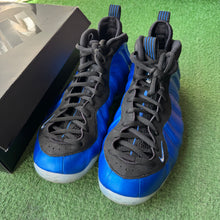 Load image into Gallery viewer, Nike Royal Foamposites Size 10.5
