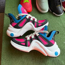 Load image into Gallery viewer, Louis Vuitton Archlight Sneakers Size 39.5
