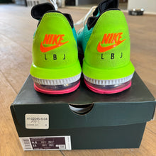 Load image into Gallery viewer, Nike LeBron Air Max Trainer 2 Low 16s Size 9.5
