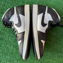Load image into Gallery viewer, Jordan Black White 1s Size 8.5
