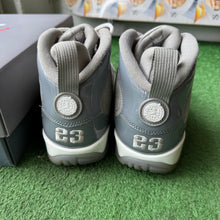 Load image into Gallery viewer, Jordan Cool Grey 9s Size 9.5
