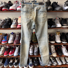 Load image into Gallery viewer, Amiri Denim Size 31
