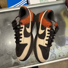 Load image into Gallery viewer, Nike Red Panda Low Dunks Size 11
