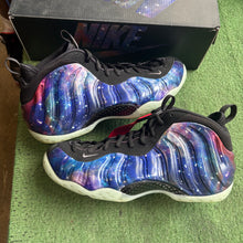 Load image into Gallery viewer, Nike Galaxy Foamposites Size 12.5
