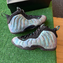 Load image into Gallery viewer, Nike Abalone Foamposites Size 7Y
