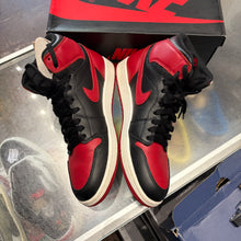 Load image into Gallery viewer, 2013 Jordan Banned Bred 1s Size 9.5
