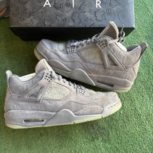 Load image into Gallery viewer, Jordan Kaws 4s Size 11.5
