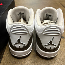 Load image into Gallery viewer, Jordan Mocha 3s Size 10.5
