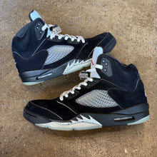 Load image into Gallery viewer, Jordan Reimagined Metallic 5s Size 11
