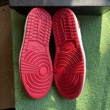 Load image into Gallery viewer, Jordan Black Toe Low 1s Size 10.5
