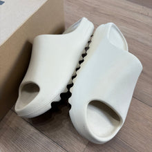Load image into Gallery viewer, Adidas Yeezy Bone Slides Size 12
